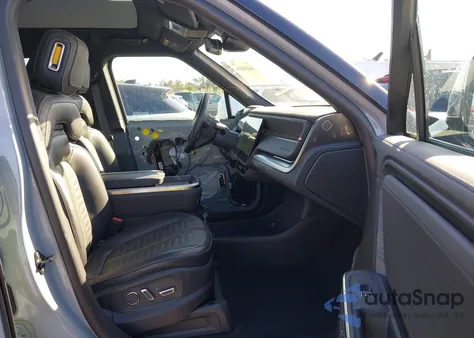 2025 Rivian R1T Adventure Dual Motor Large Pack/Adventure Dual Motor Max Pack from USA, damaged, VIN 7FCTGBAA5SN036827